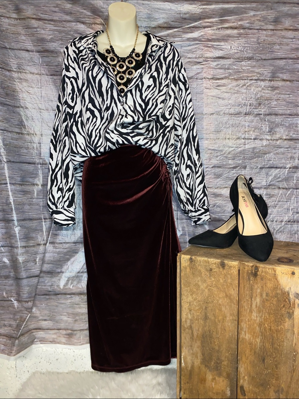 Old Navy Velvet Midi Skirt in Burgundy